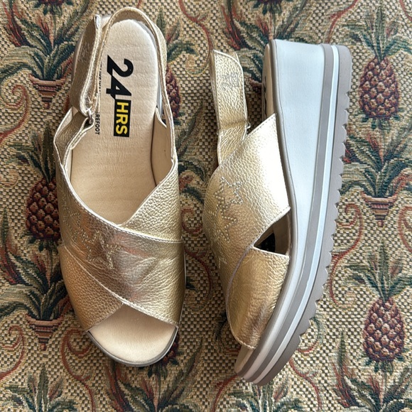 Gold sandal by 24 hr. Made in Spain. Size 37 ladies (7) like new. - Picture 2 of 5